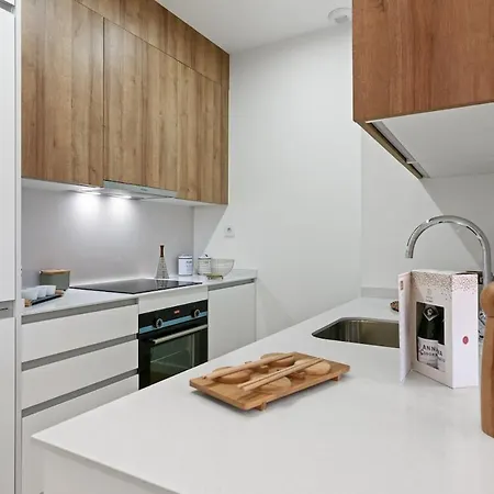 Speechless First Line * إِستيبونا