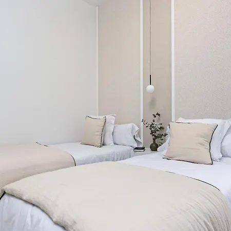 Appartement Speechless First Line *