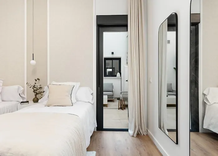 Appartement Speechless First Line