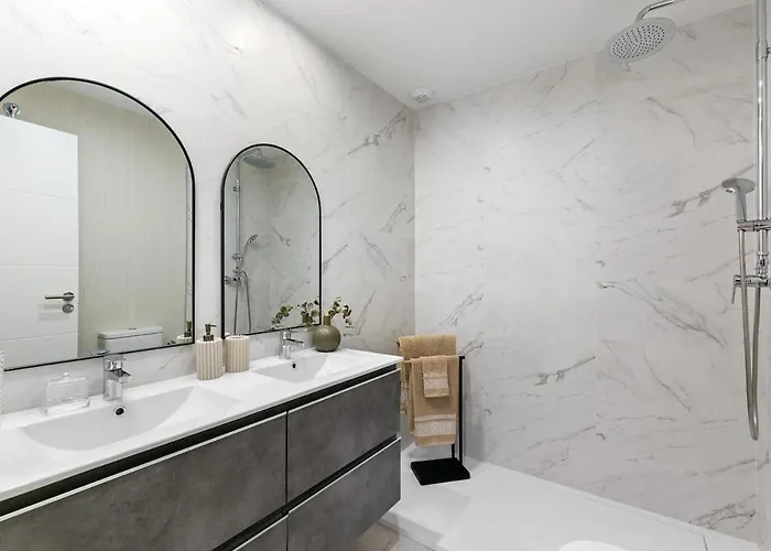 Speechless First Line Estepona